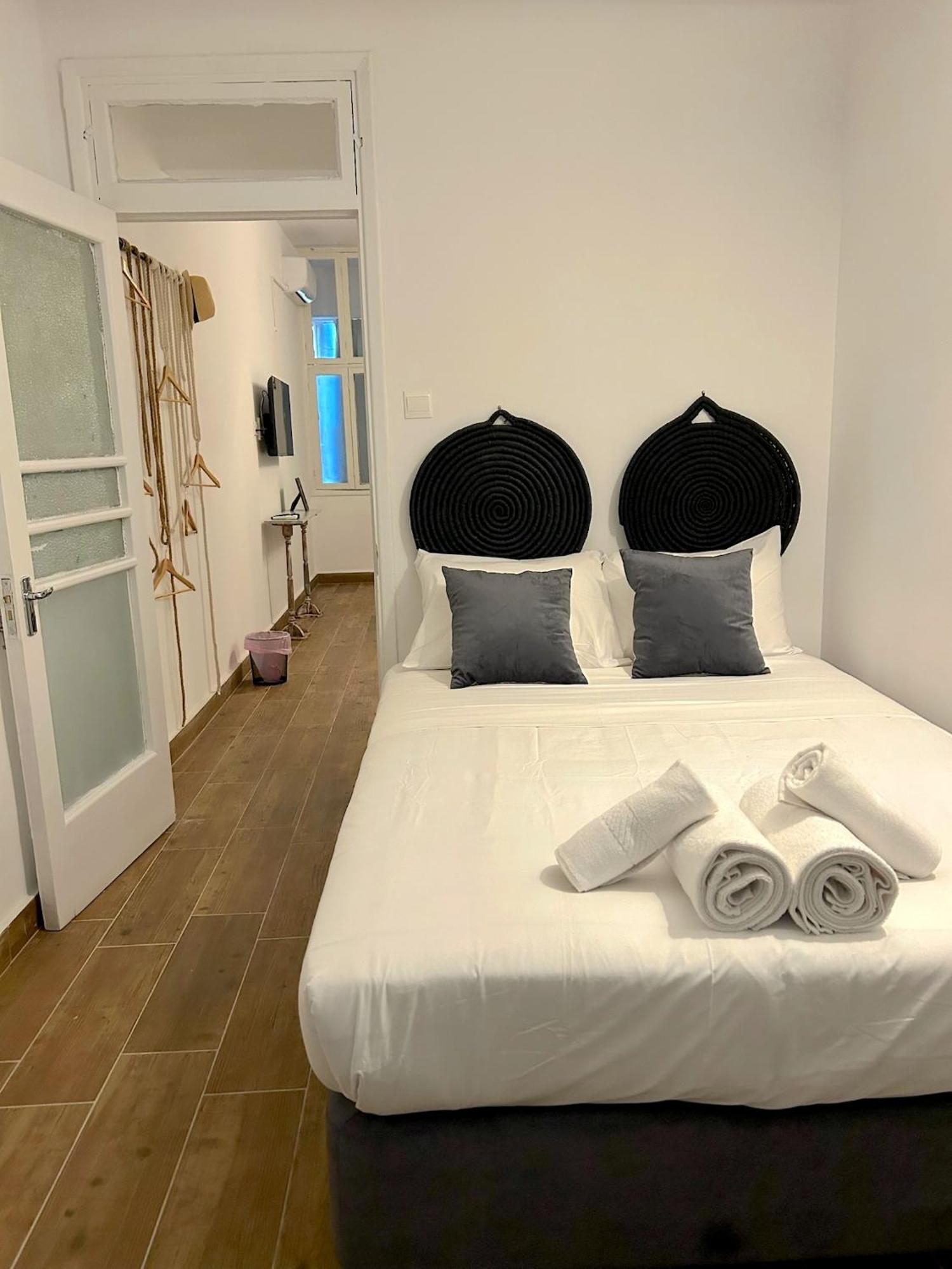 Queen Regina Suites By Platform 357 Никозия Екстериор снимка