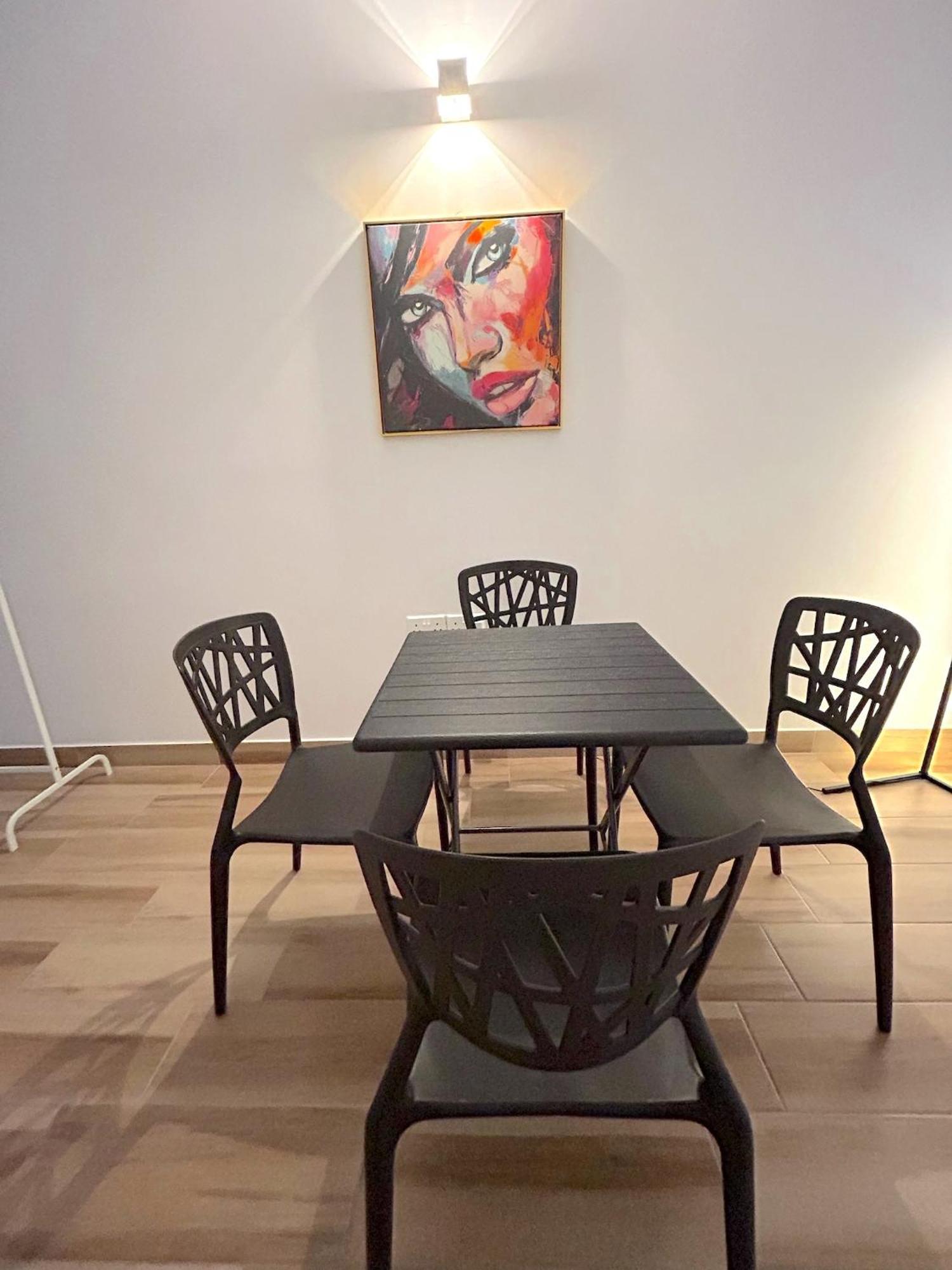 Queen Regina Suites By Platform 357 Никозия Екстериор снимка