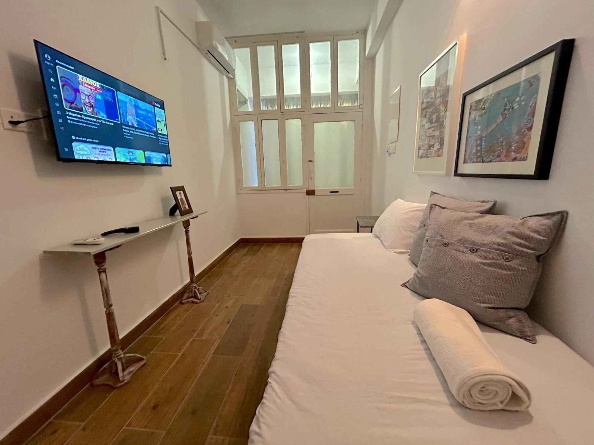 Queen Regina Suites By Platform 357 Никозия Екстериор снимка
