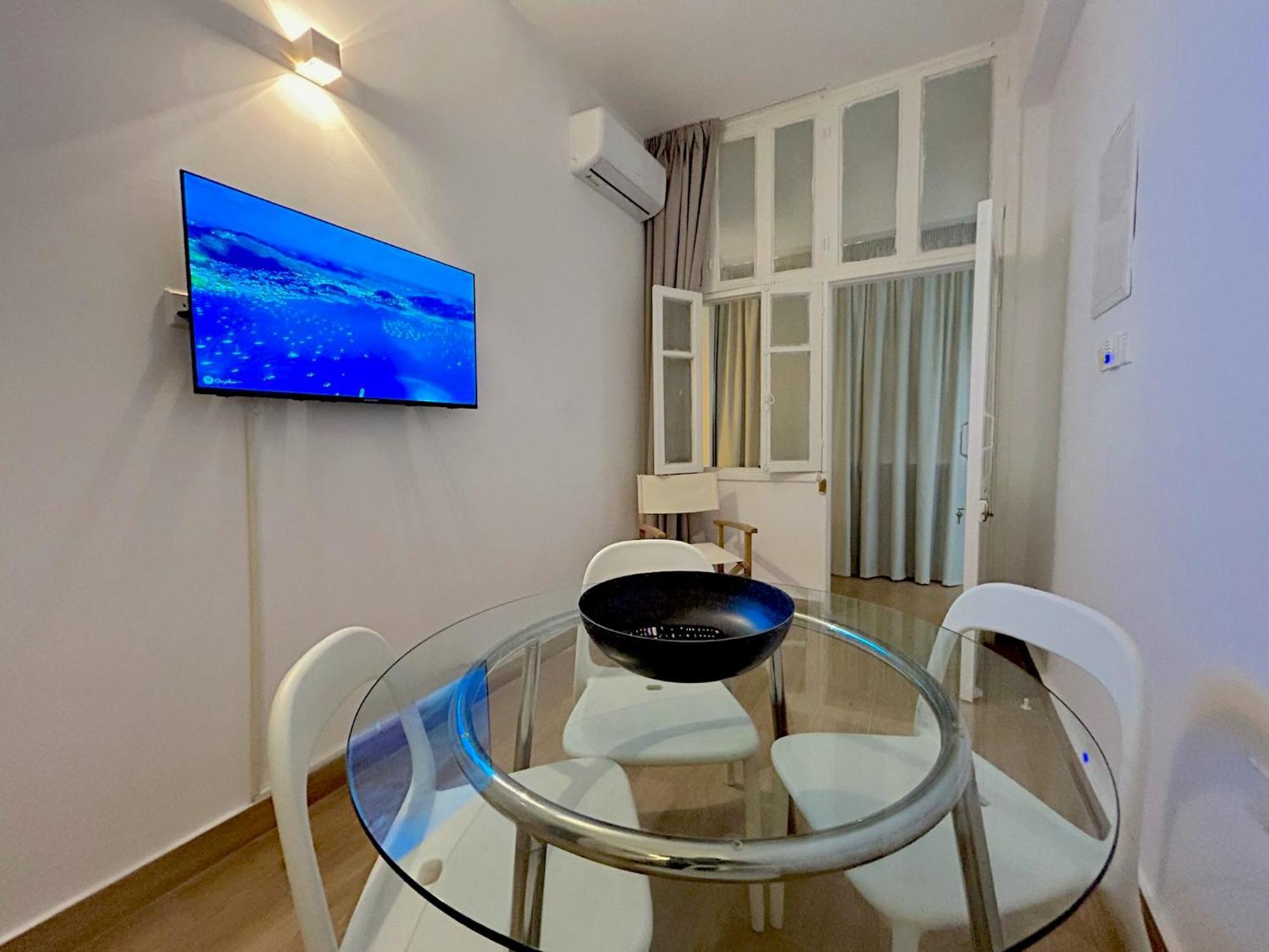 Queen Regina Suites By Platform 357 Никозия Екстериор снимка
