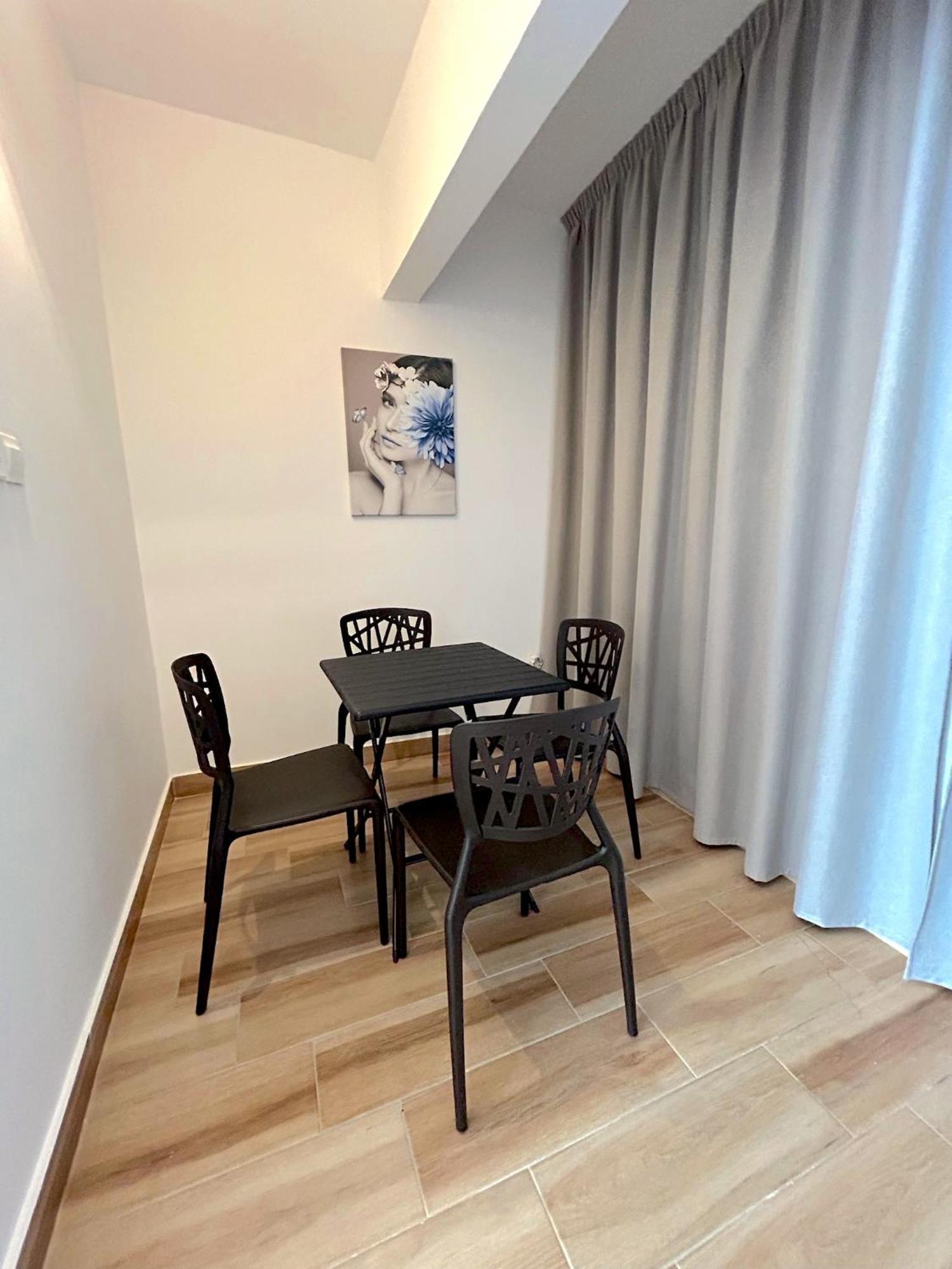 Queen Regina Suites By Platform 357 Никозия Екстериор снимка