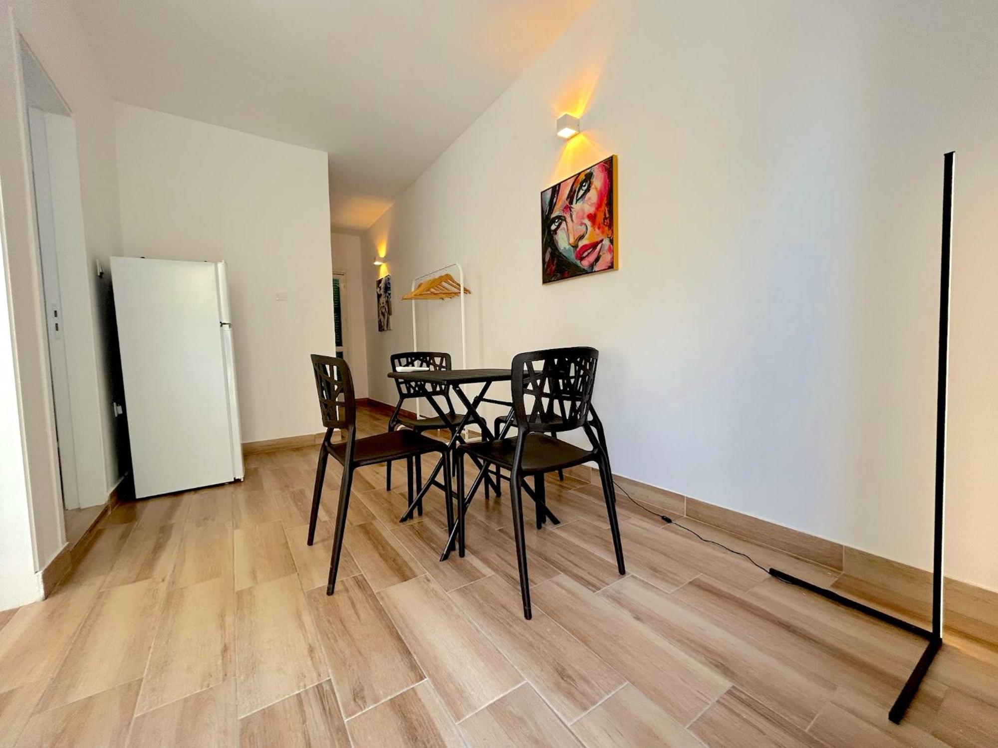 Queen Regina Suites By Platform 357 Никозия Екстериор снимка