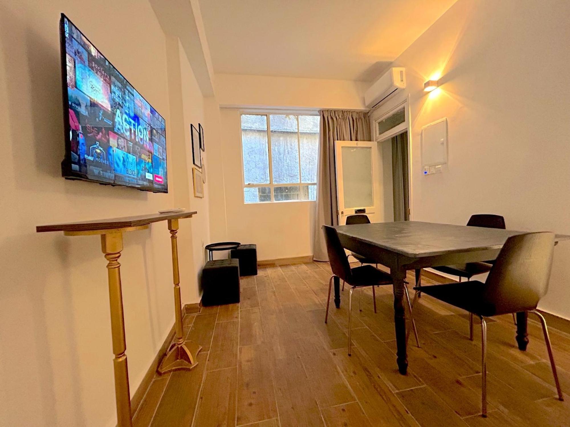 Queen Regina Suites By Platform 357 Никозия Екстериор снимка