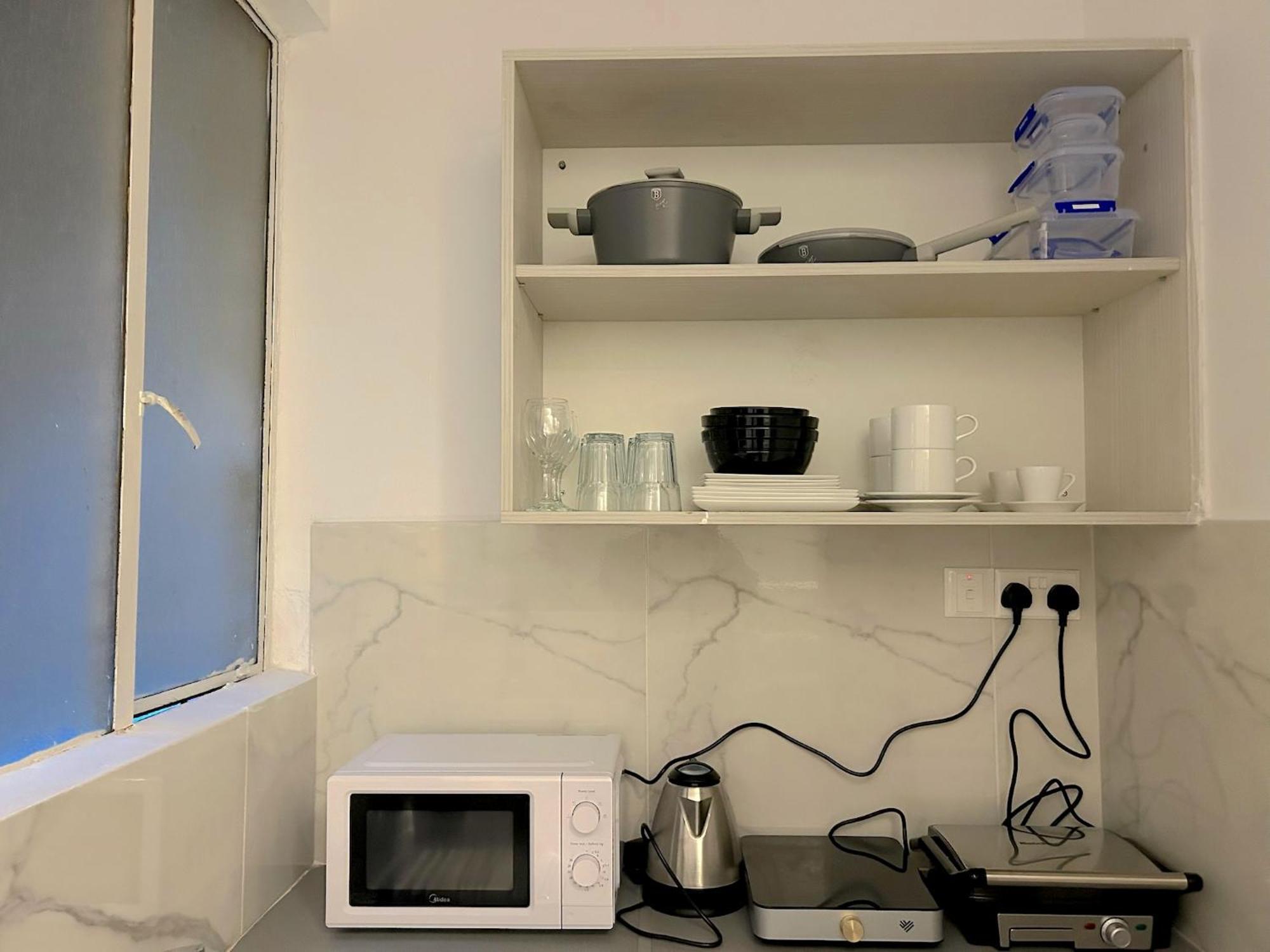 Queen Regina Suites By Platform 357 Никозия Екстериор снимка