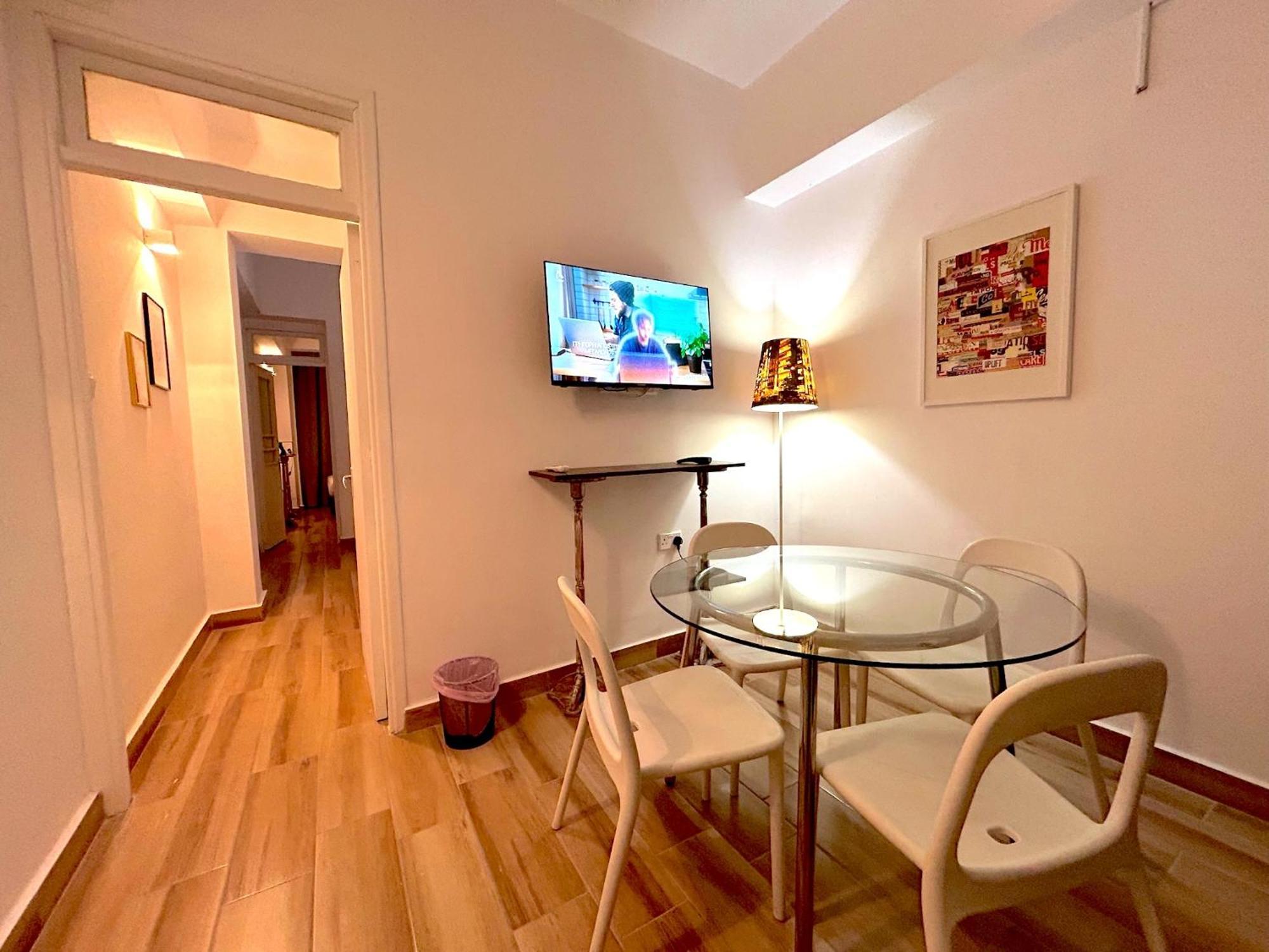 Queen Regina Suites By Platform 357 Никозия Екстериор снимка