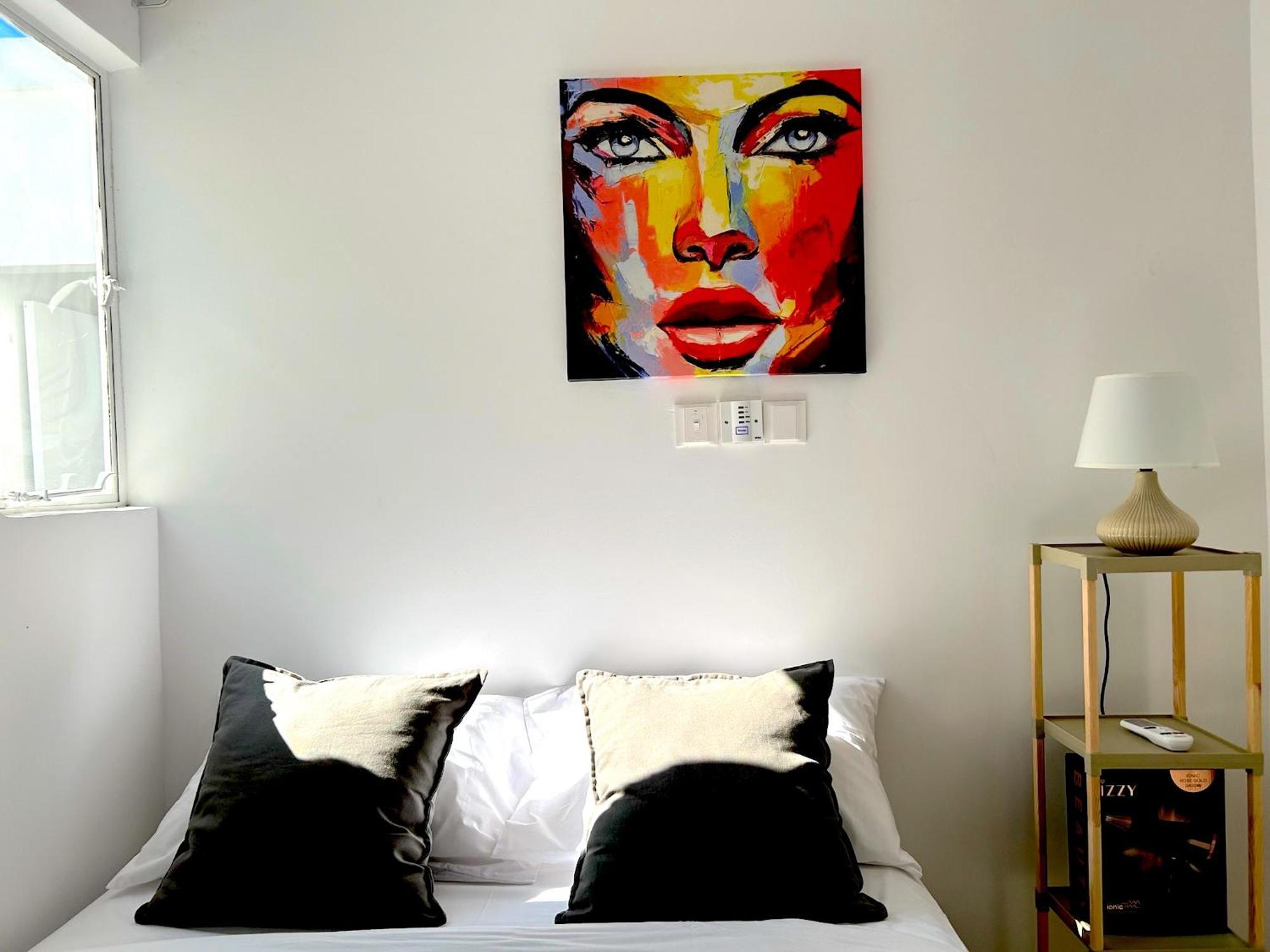 Queen Regina Suites By Platform 357 Никозия Екстериор снимка
