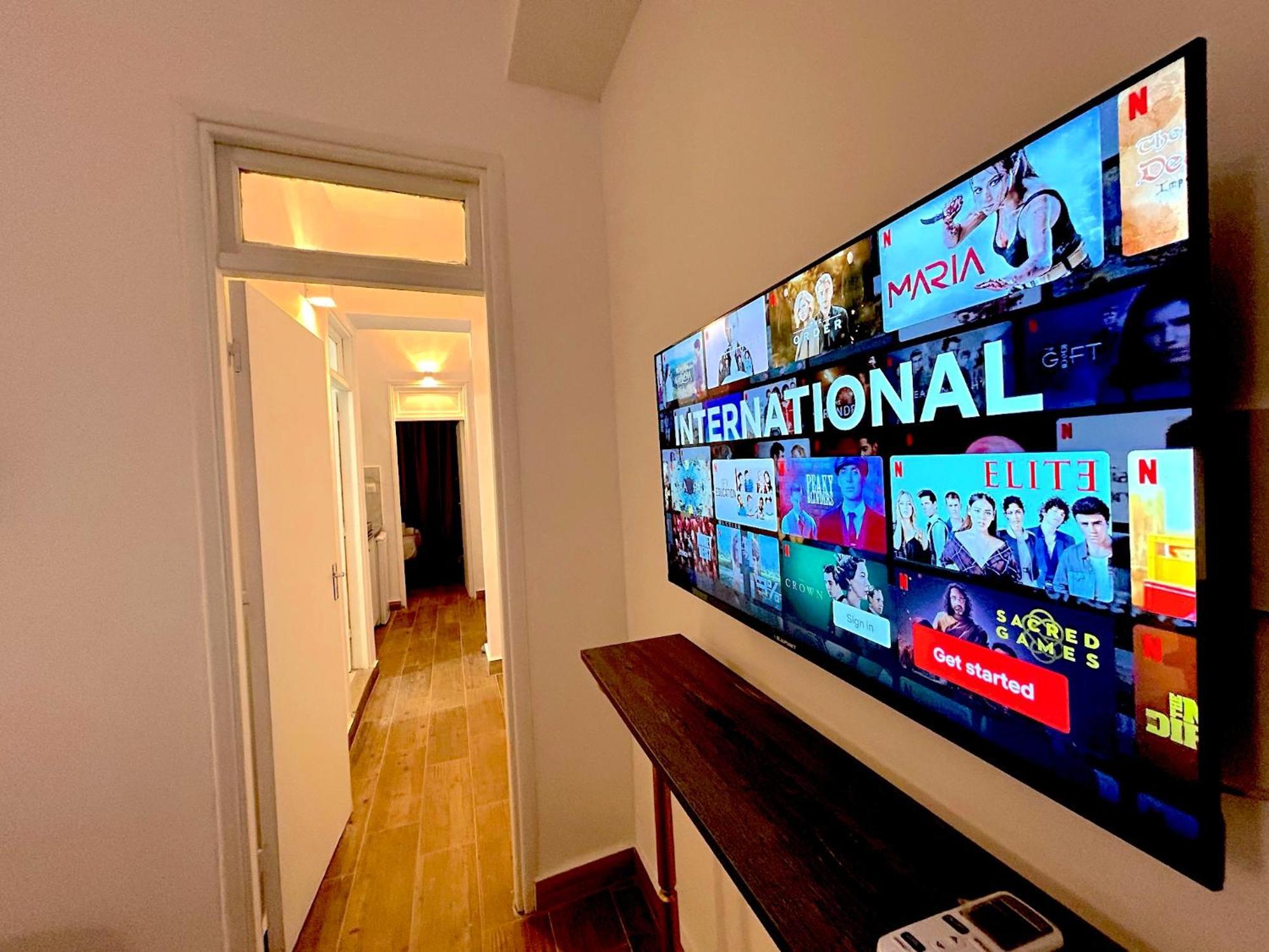 Queen Regina Suites By Platform 357 Никозия Екстериор снимка