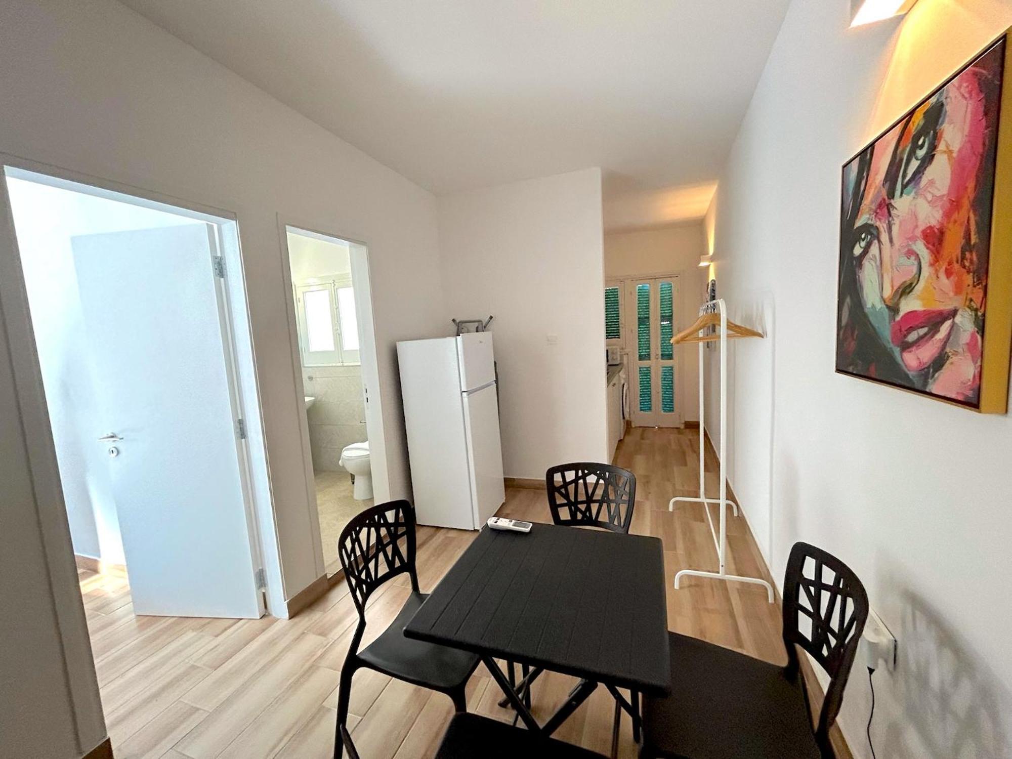 Queen Regina Suites By Platform 357 Никозия Екстериор снимка