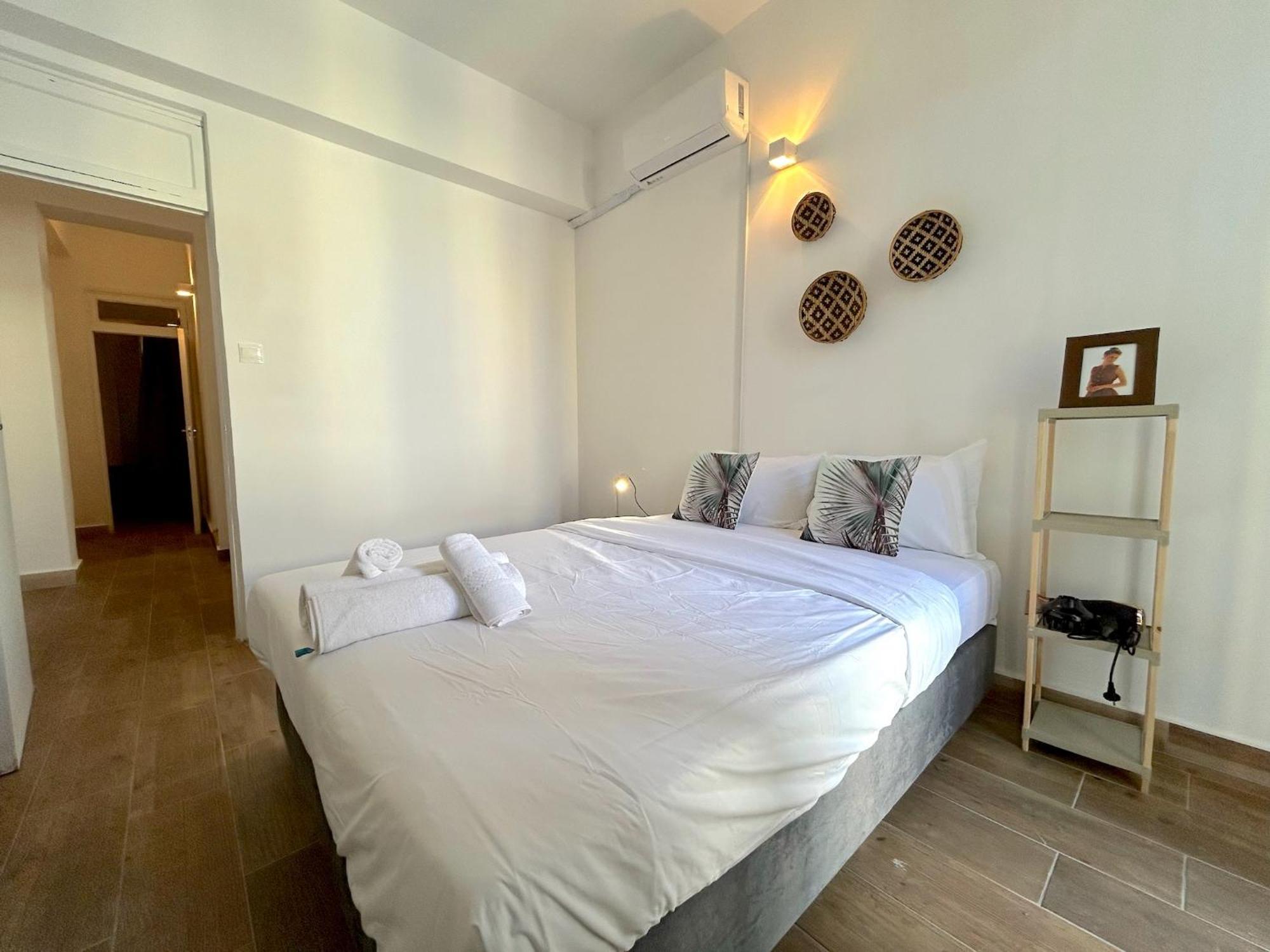 Queen Regina Suites By Platform 357 Никозия Екстериор снимка