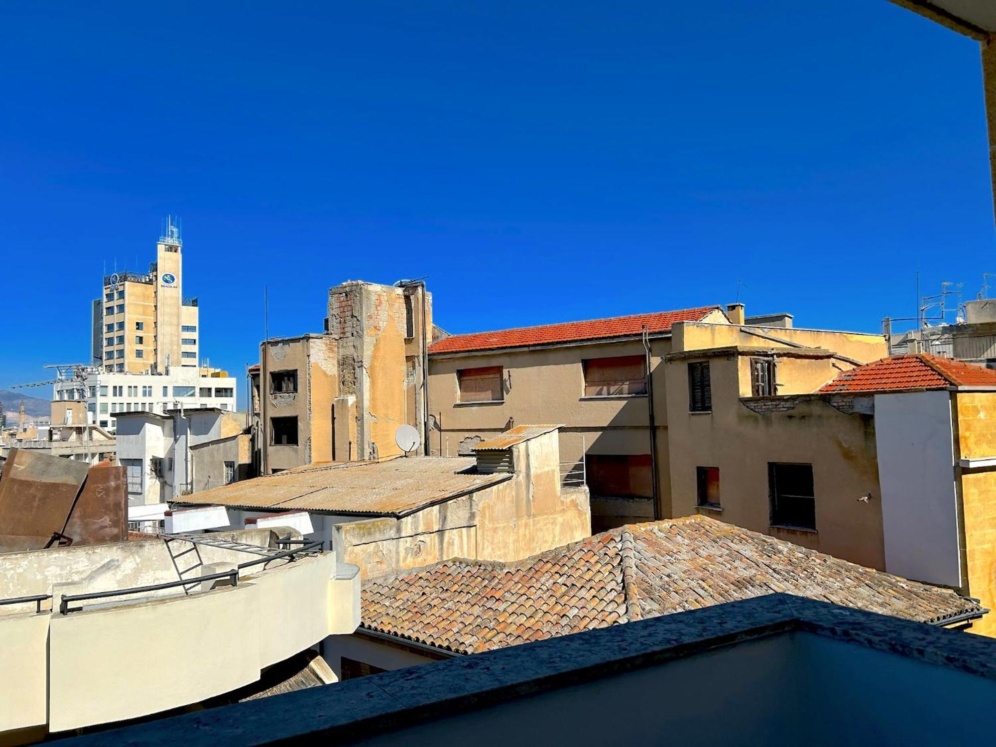Queen Regina Suites By Platform 357 Никозия Екстериор снимка