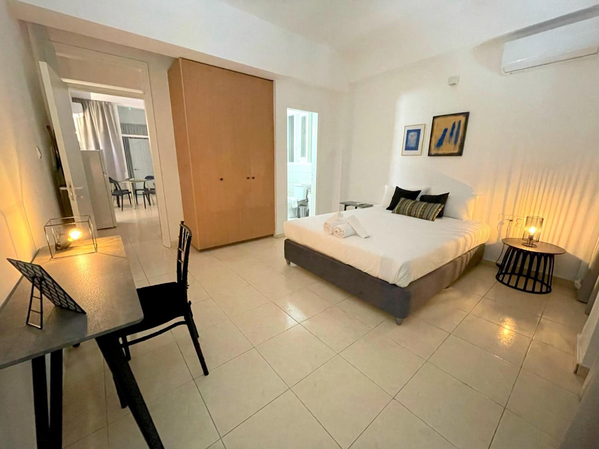 Queen Regina Suites By Platform 357 Никозия Екстериор снимка