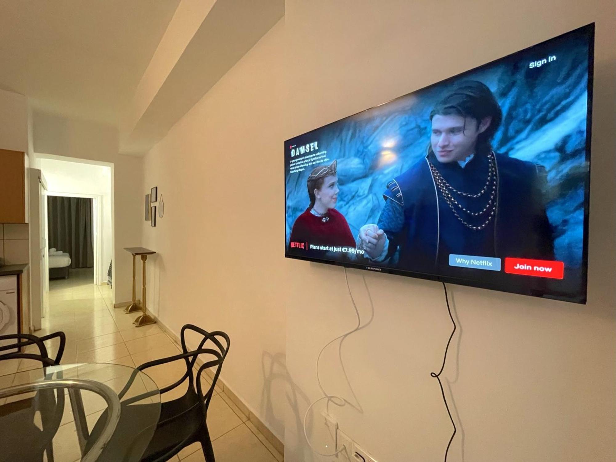 Queen Regina Suites By Platform 357 Никозия Екстериор снимка