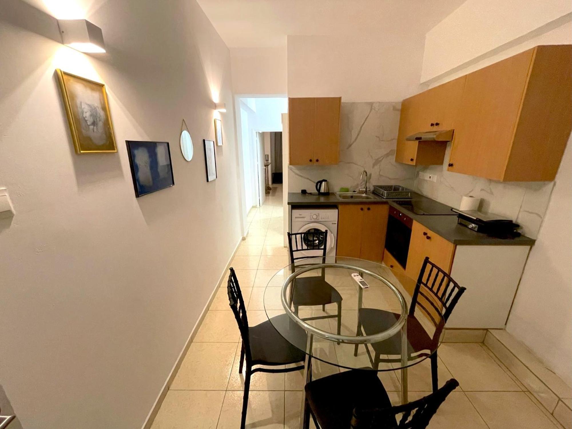 Queen Regina Suites By Platform 357 Никозия Екстериор снимка